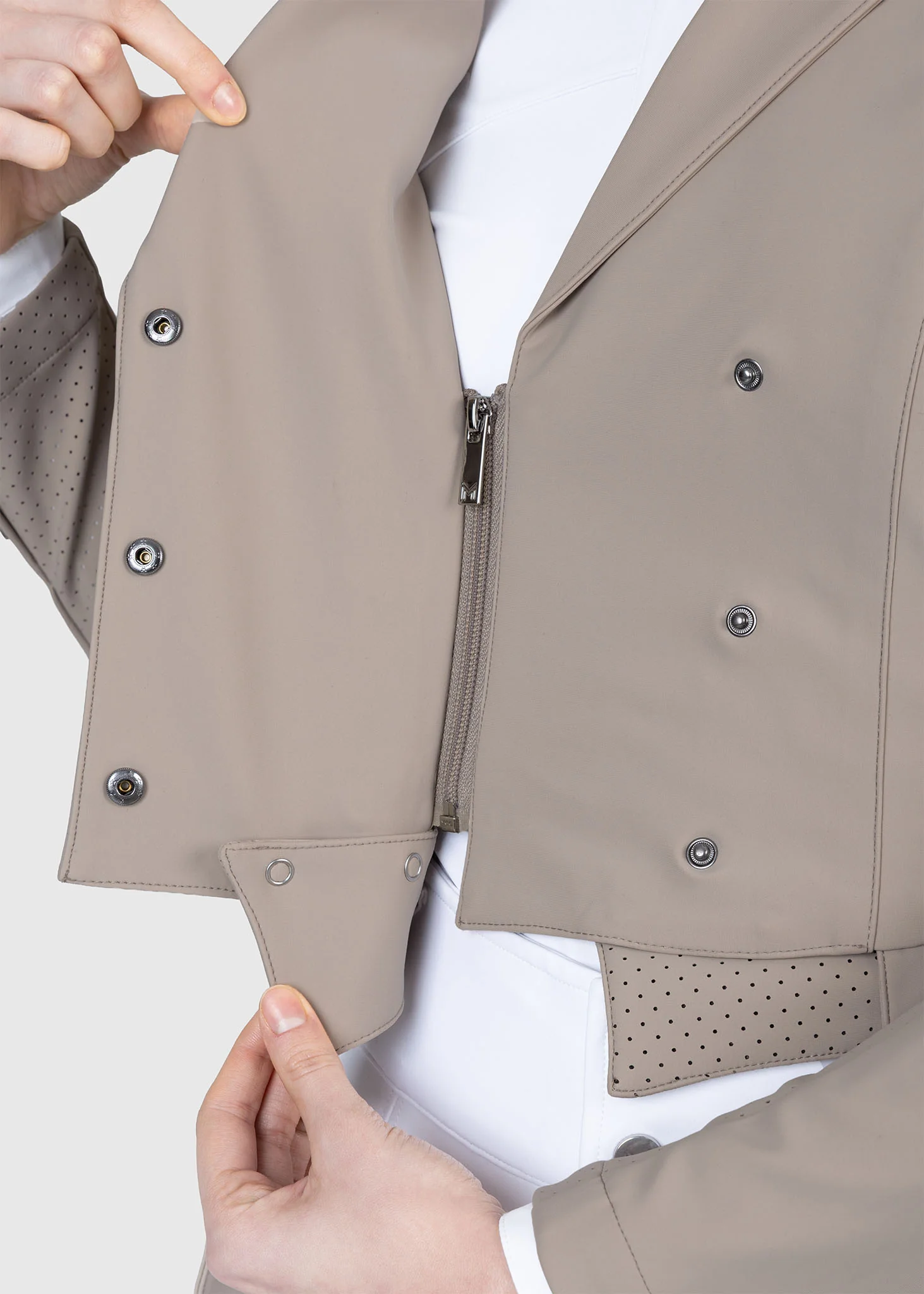 Alvor Tailcoat (Taupe) - Image 8