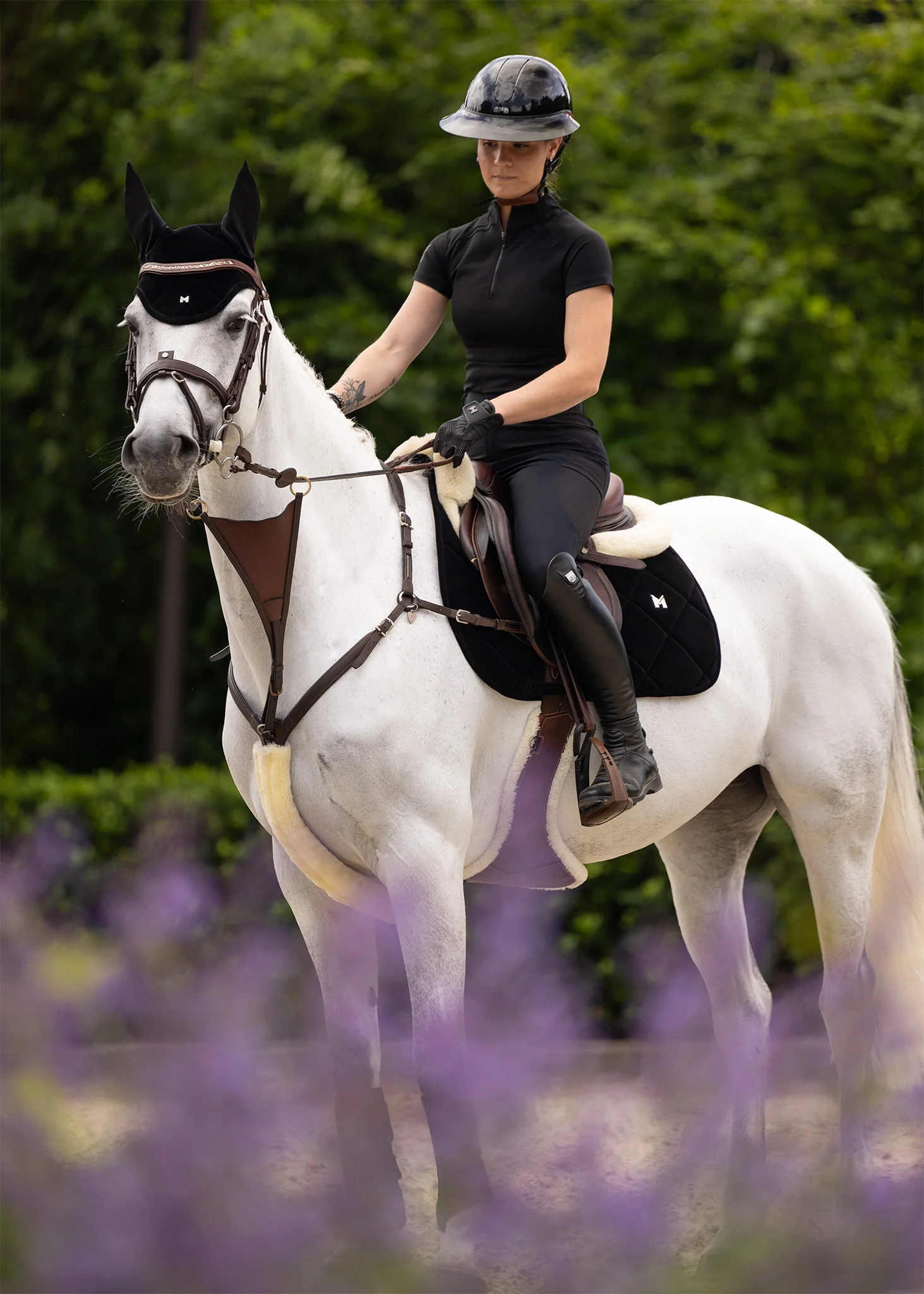 Velvet Jumping Saddle Pad (Black) - Image 3